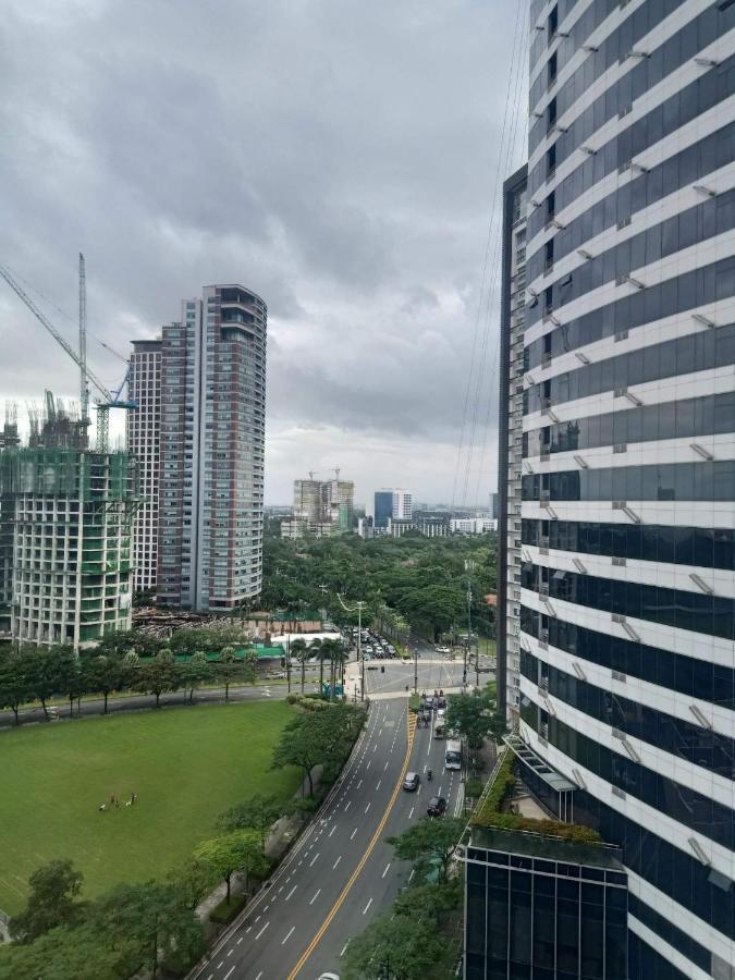 Fort Victoria Condominium Tower C Taguig Bagian luar foto