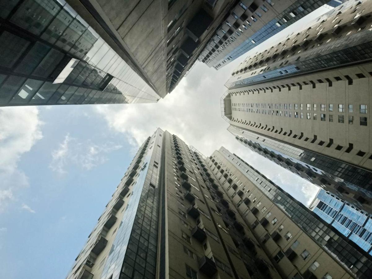 Fort Victoria Condominium Tower C Taguig Bagian luar foto