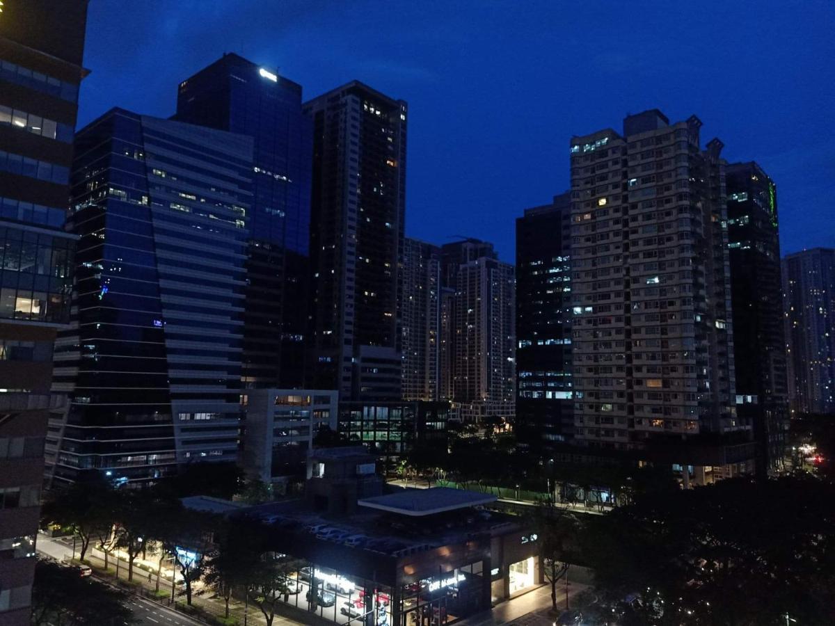 Fort Victoria Condominium Tower C Taguig Bagian luar foto